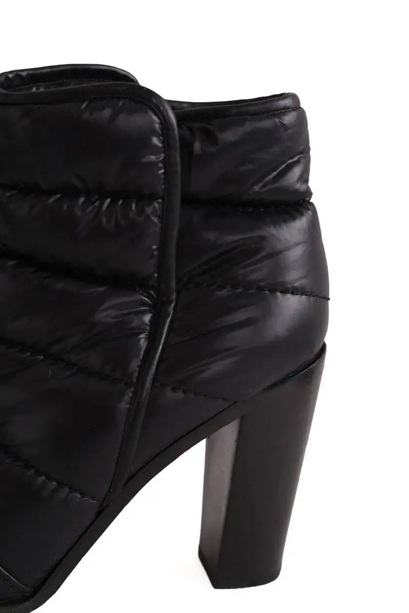 Boots Chanel Noir en Tissu