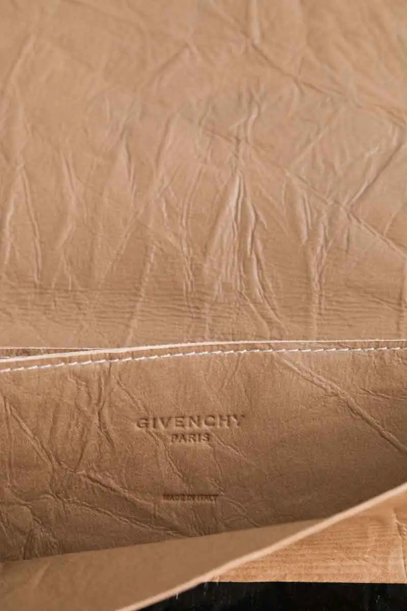 Invitation défilé A/H 2020-2021 Givenchy Camel en 