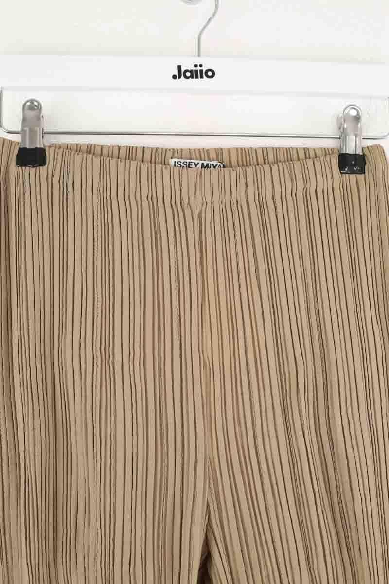 Droit Issey Miyake  Beige