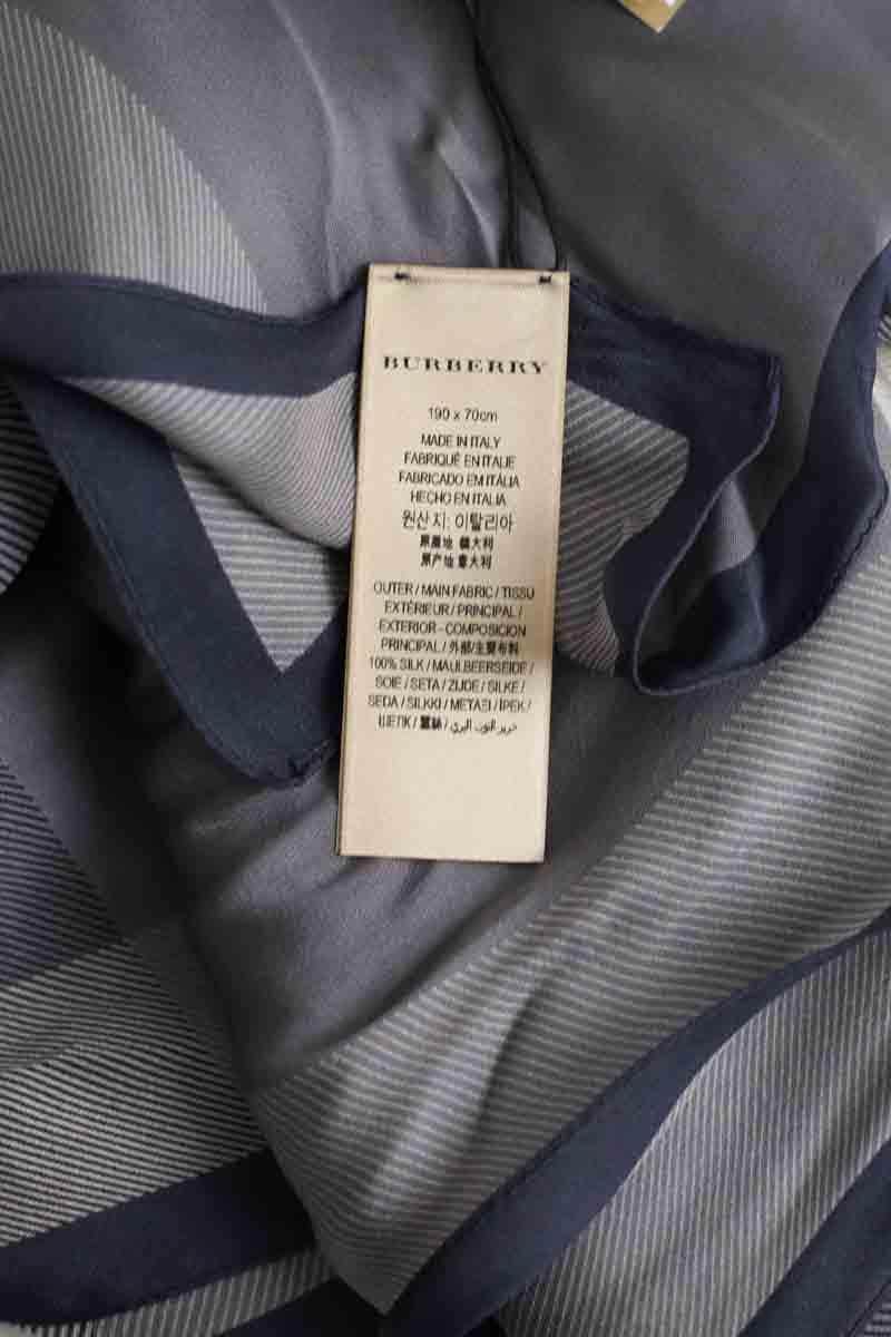 Écharpe Burberry Gris en Synthétique