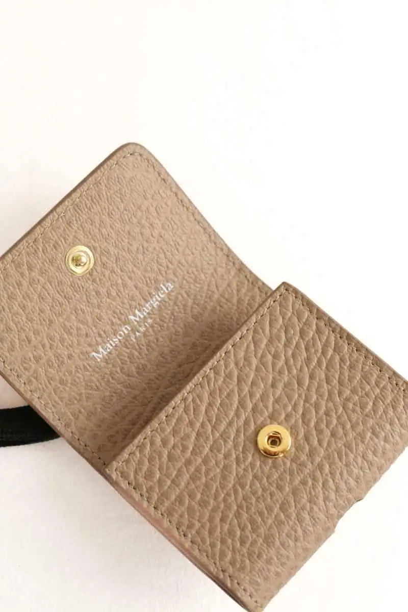 Etui Airpods Maison Martin Margiela Marron en 