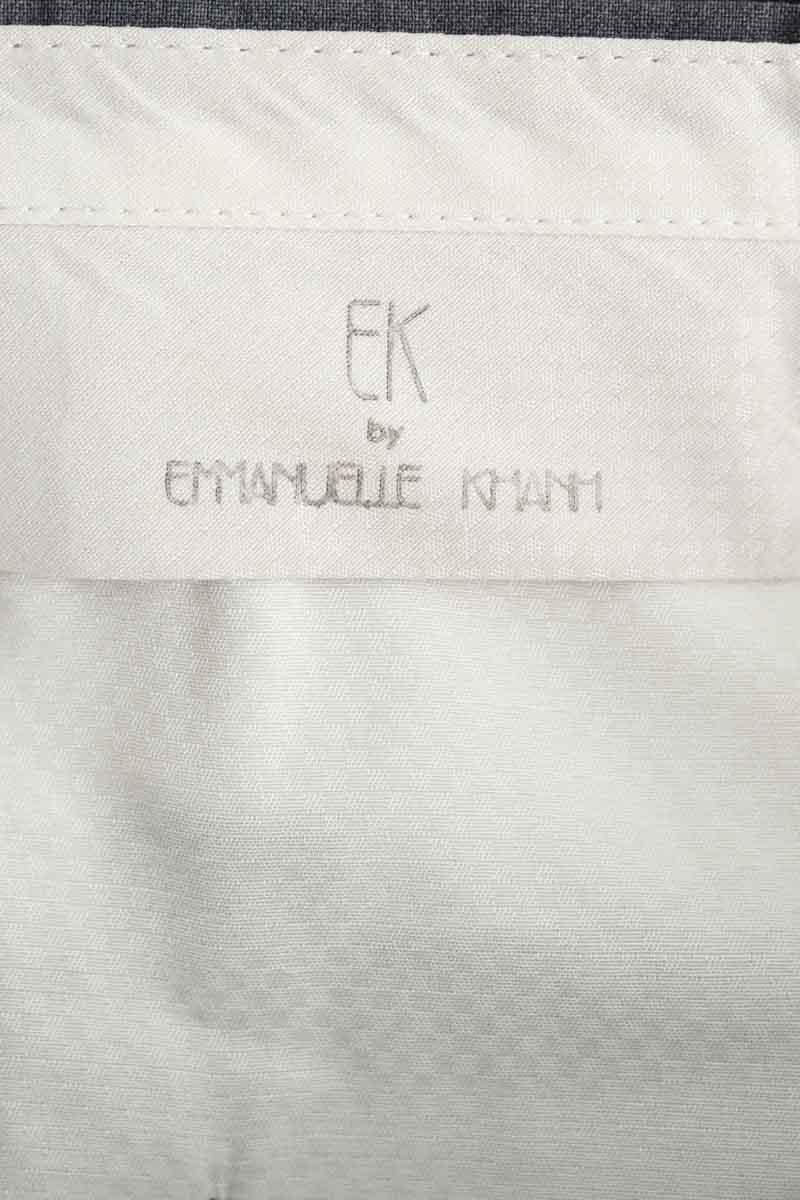 Droit Emmanuelle Khanh  Gris