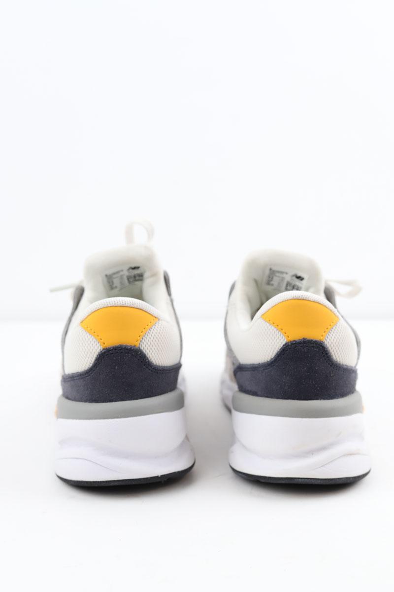 Baskets New Balance  Gris