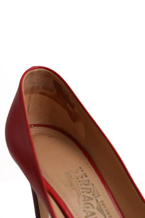 Talons Salvatore Ferragamo Rouge en Cuir