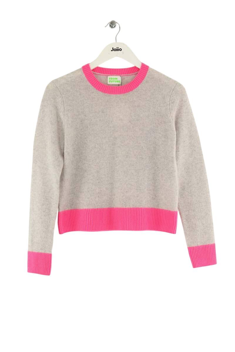 Pulls From Future  Gris