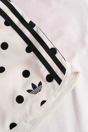 Mini short Adidas Ecru en Synthétique
