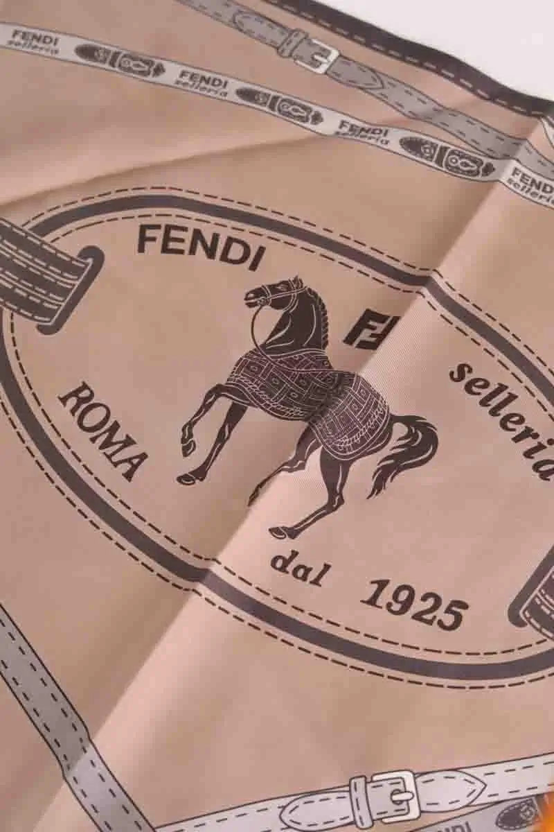 Foulard Fendi Beige en Soie