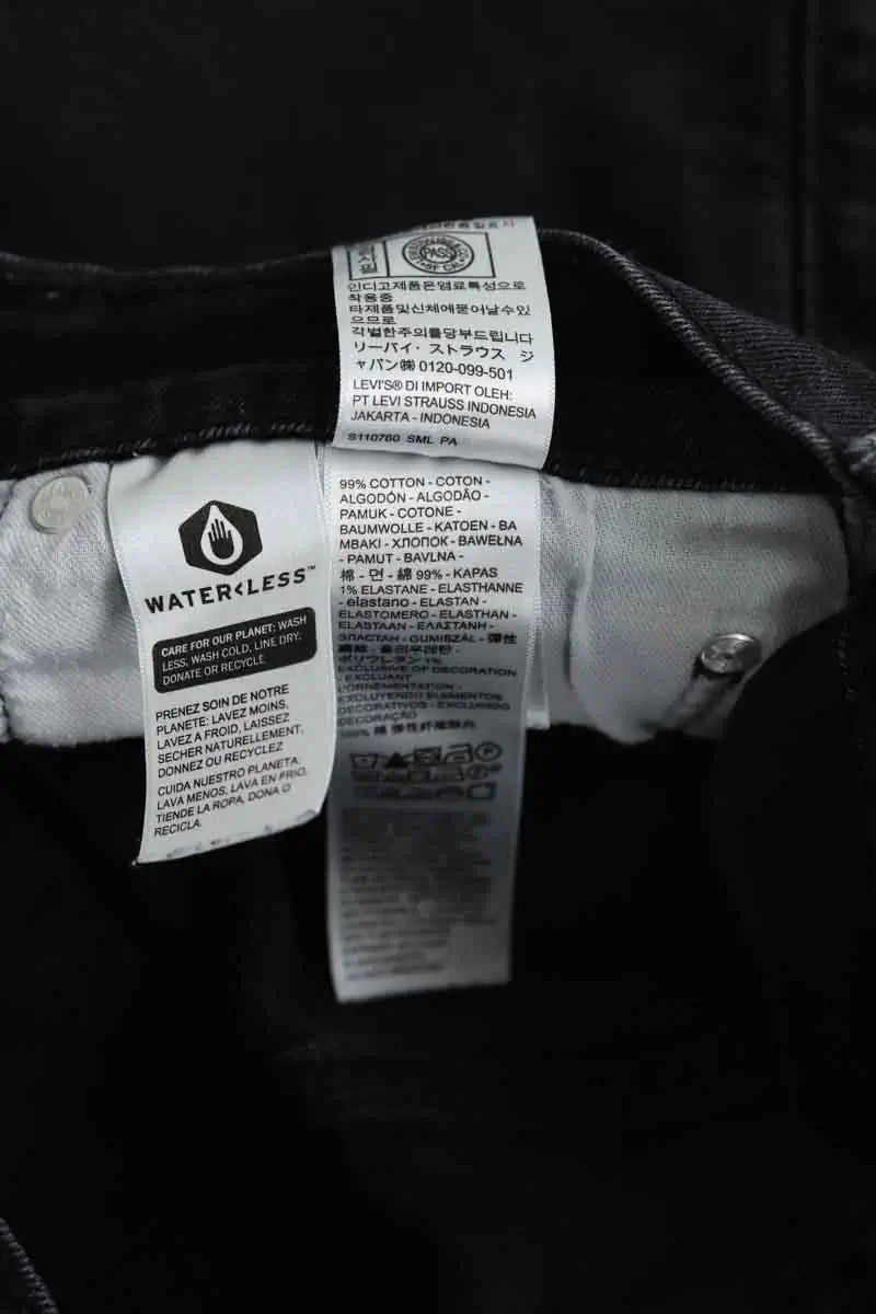 Jean droit Levi's 502 Noir en Coton