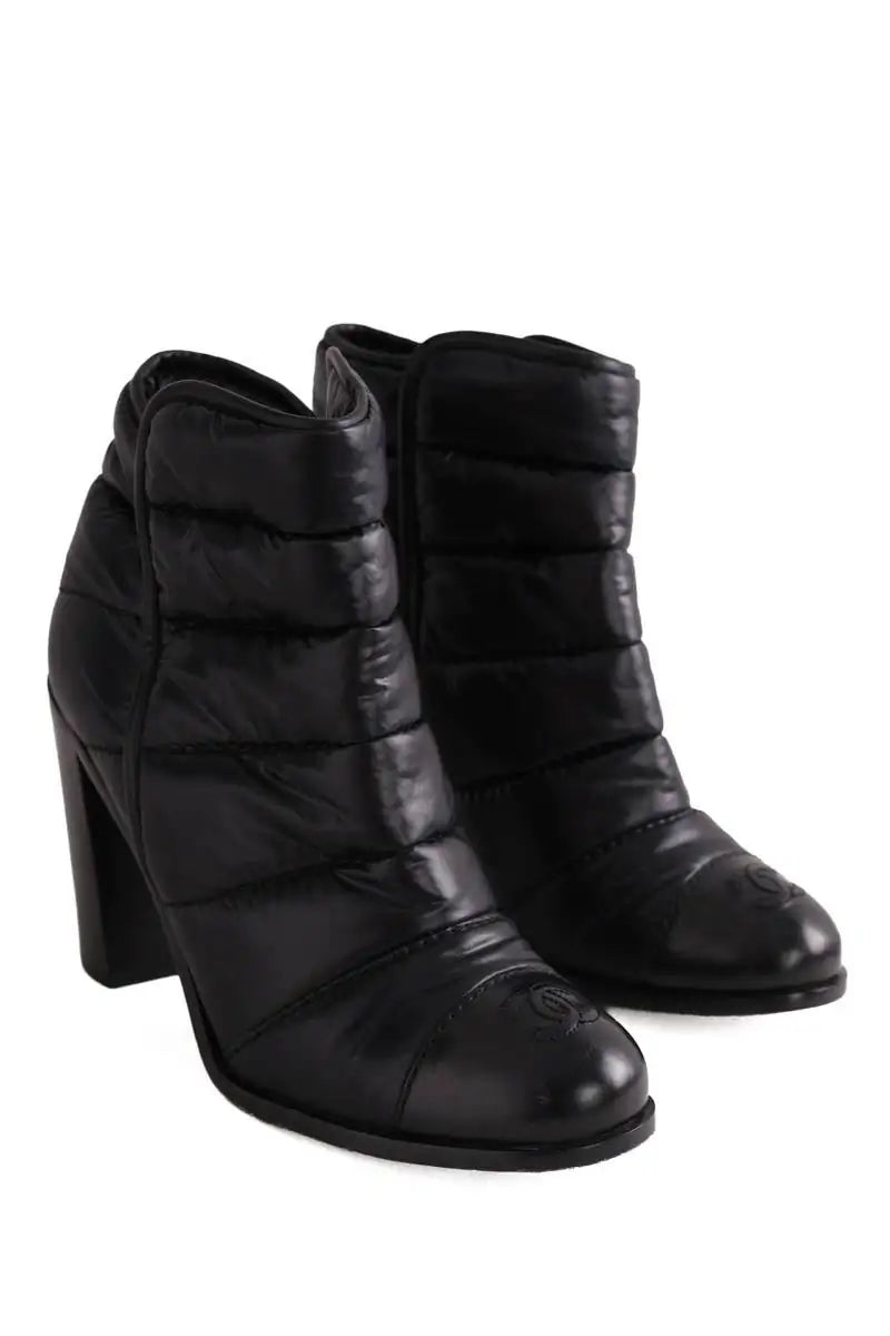 Boots Chanel Noir en Tissu