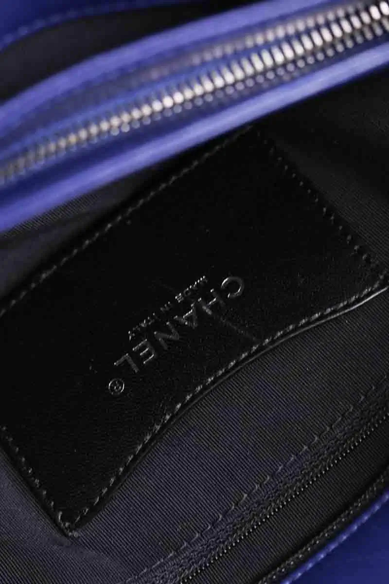 Sac porté épaule Chanel Just Mademoiselle Bleu en Cuir