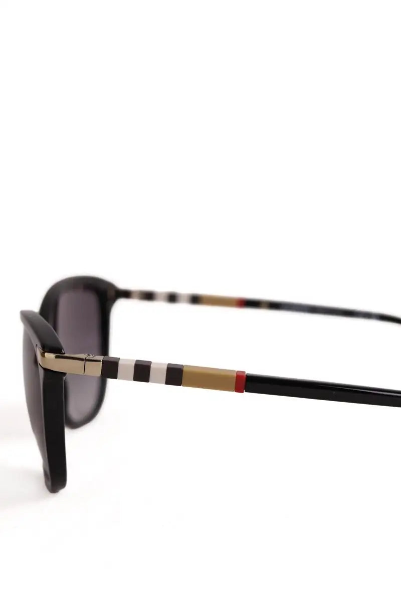 Lunettes de soleil Burberry Noir en Plastique