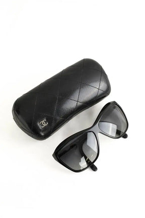 Lunettes de soleil Chanel Noir en Plastique