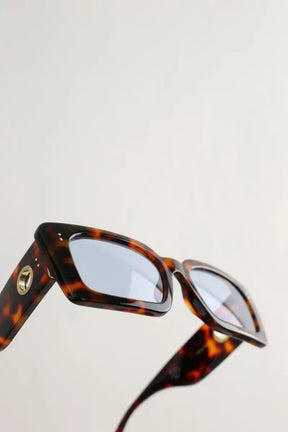 Lunettes de soleil Linda Farrow Marron en Plastique