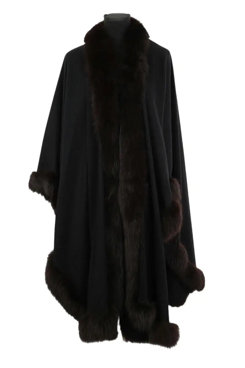 Manteau Other Brand Noir en Fourrure, taille TU - Seconde Main