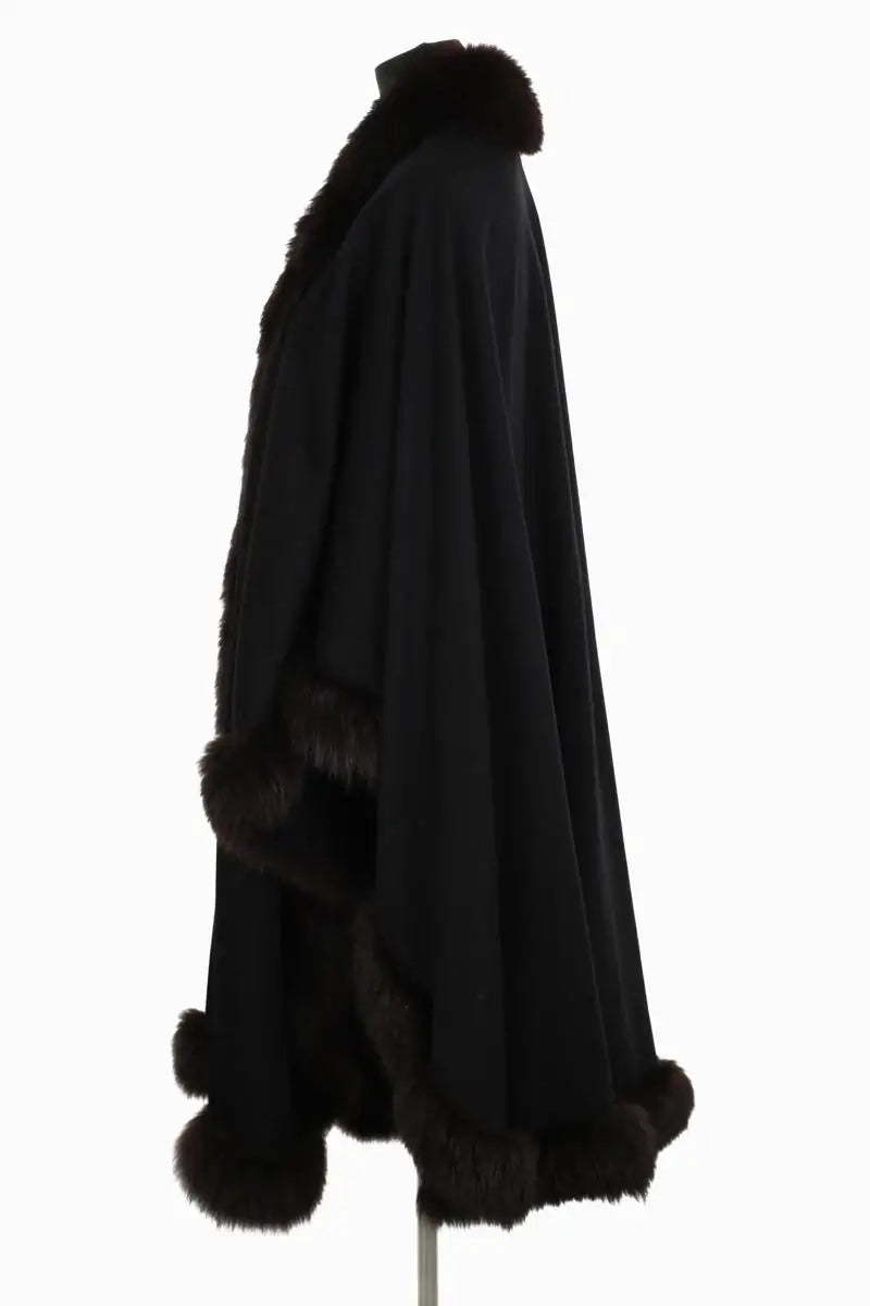 Manteau Other Brand Noir en Fourrure