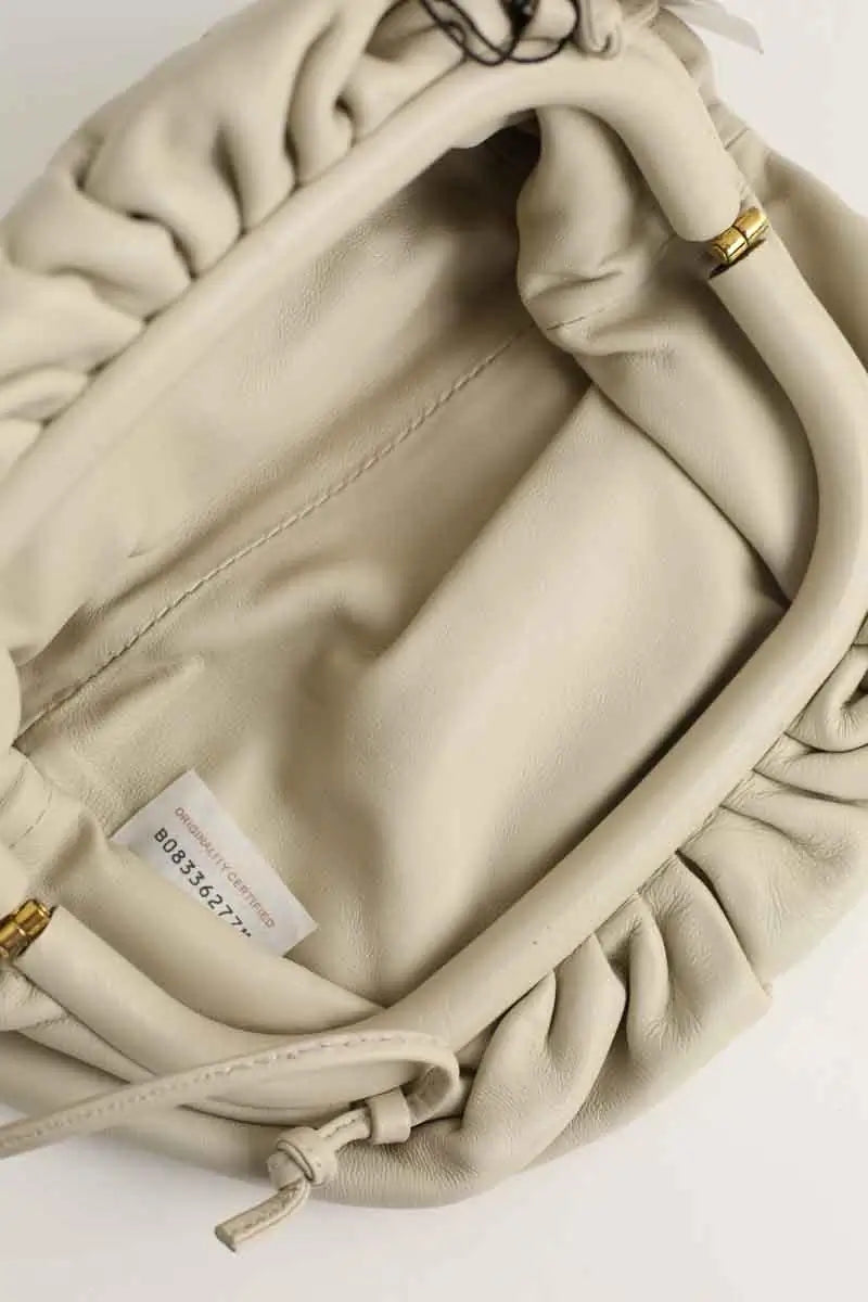 Mini sac Bottega Veneta Mini pouch Gris en Cuir