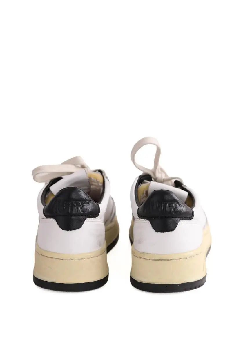 Baskets Autry Blanc en Cuir