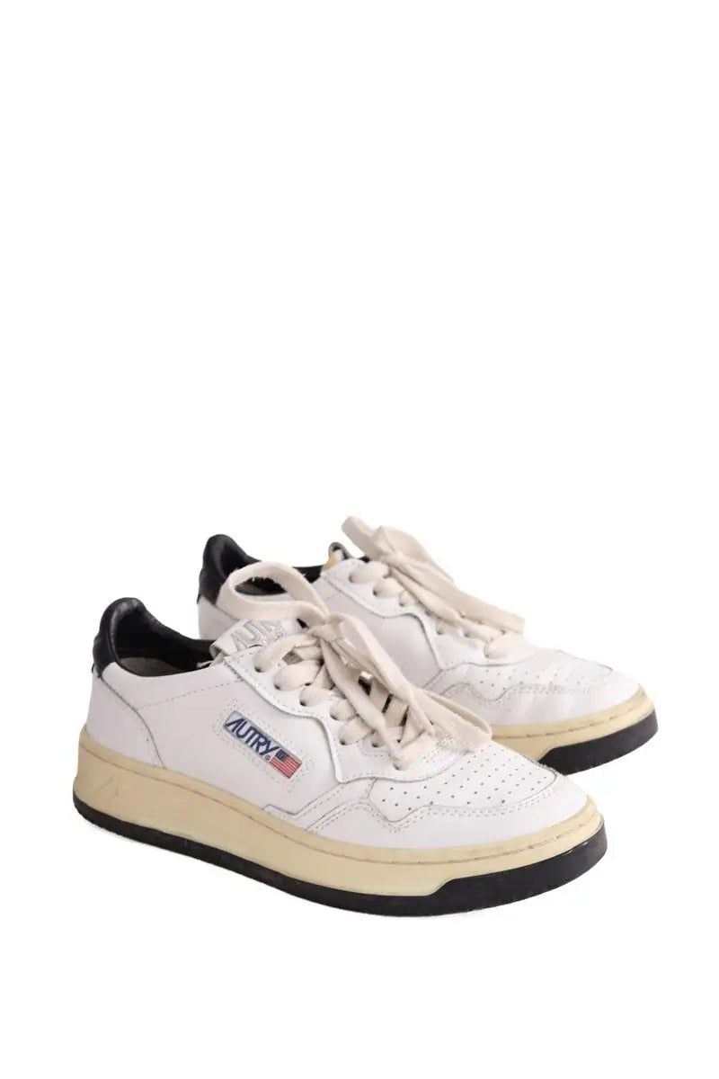 Baskets Autry Blanc en Cuir