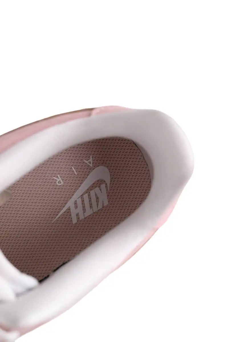Baskets Nike SF Air Force 1 Rose en Cuir
