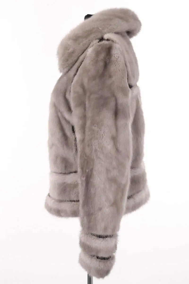 Manteau Yves Saint Laurent Gris en Fourrure