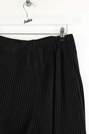 Pantalon large Issey Miyake Noir en Polyester