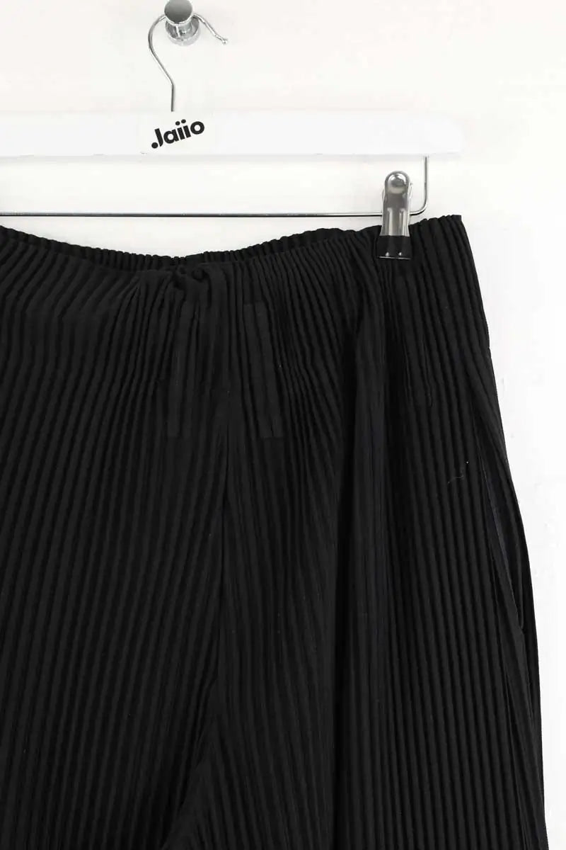 Pantalon large Issey Miyake Noir en Polyester