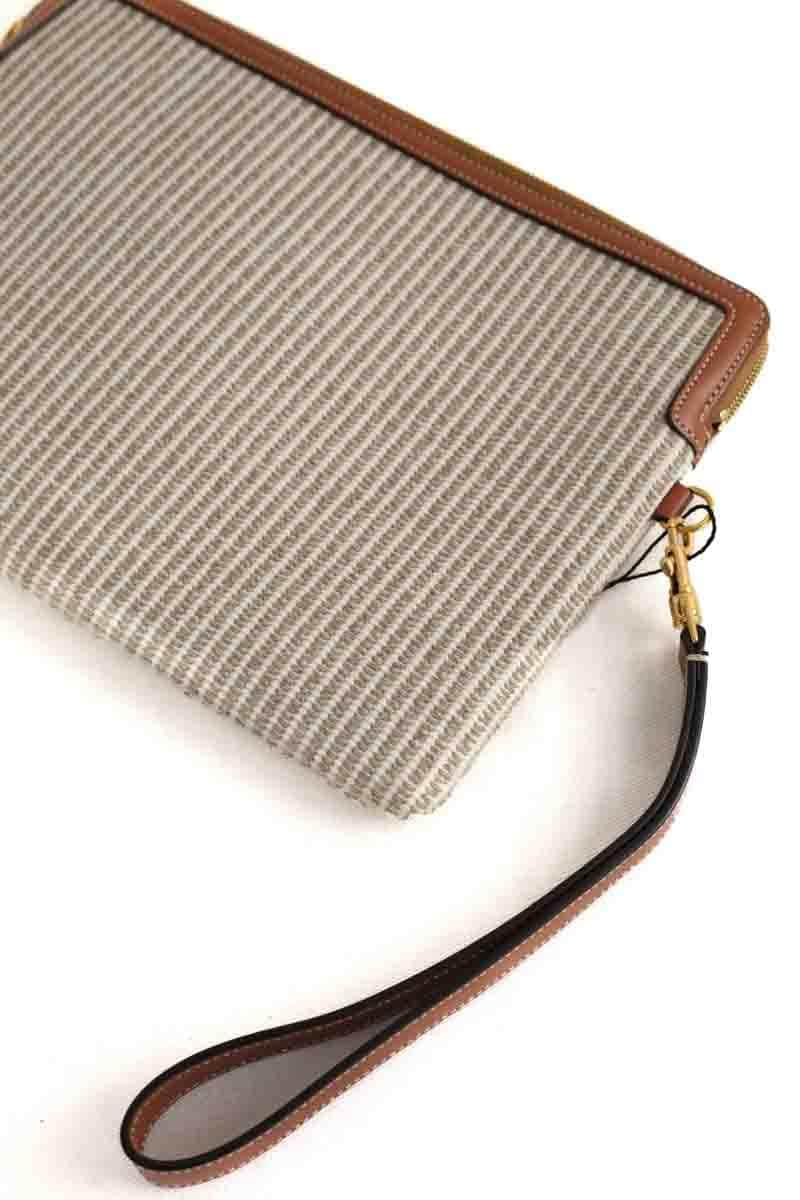 Pochette Celine Triomphe en toile Ecru en Cuir