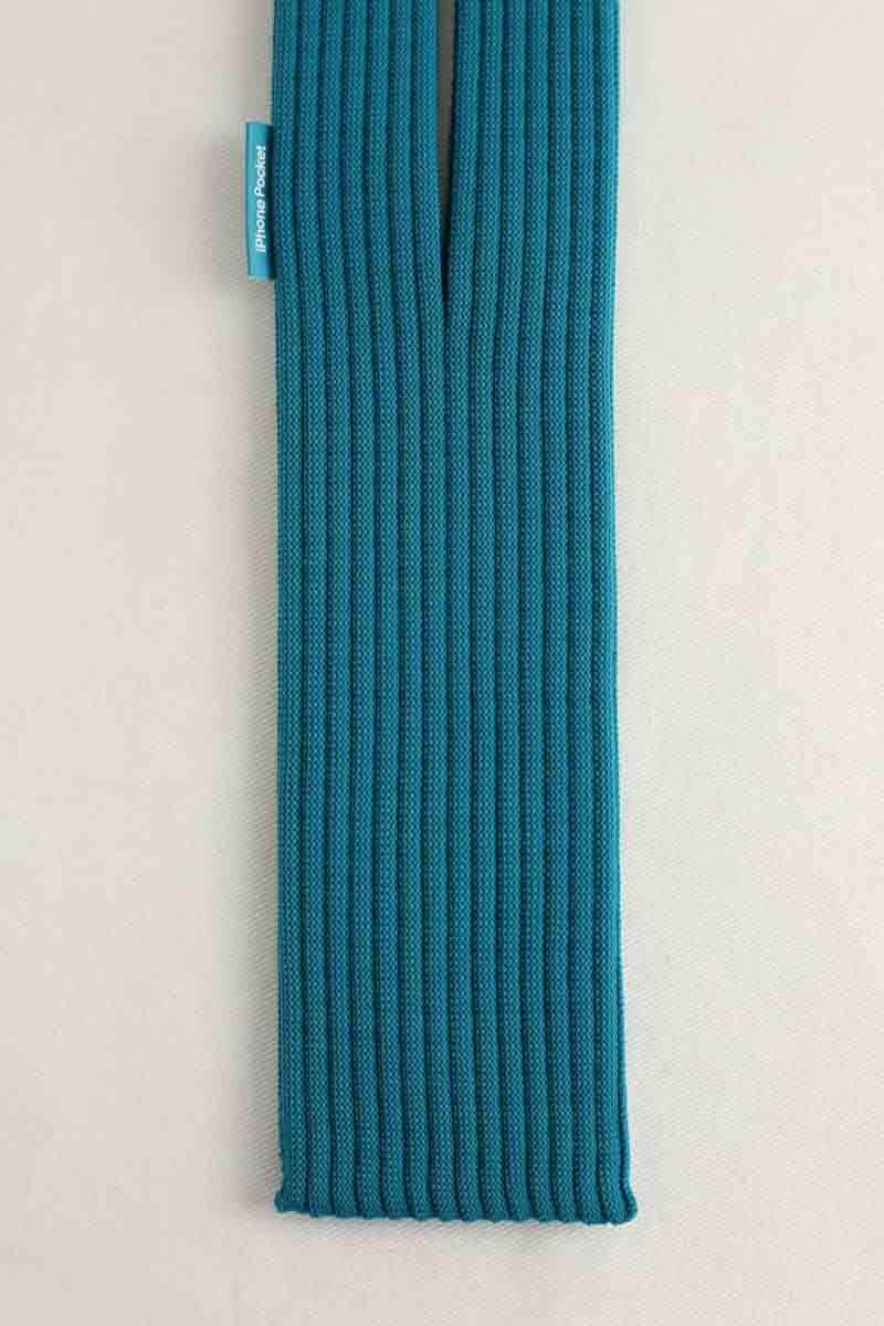 Pochette de téléphone Issey Miyake Bleu en Synthétique