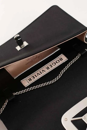 Pochette en satin Roger Vivier Pilgrim Noir en Tissu