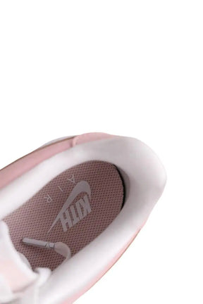 Baskets Nike SF Air Force 1 Rose en Cuir