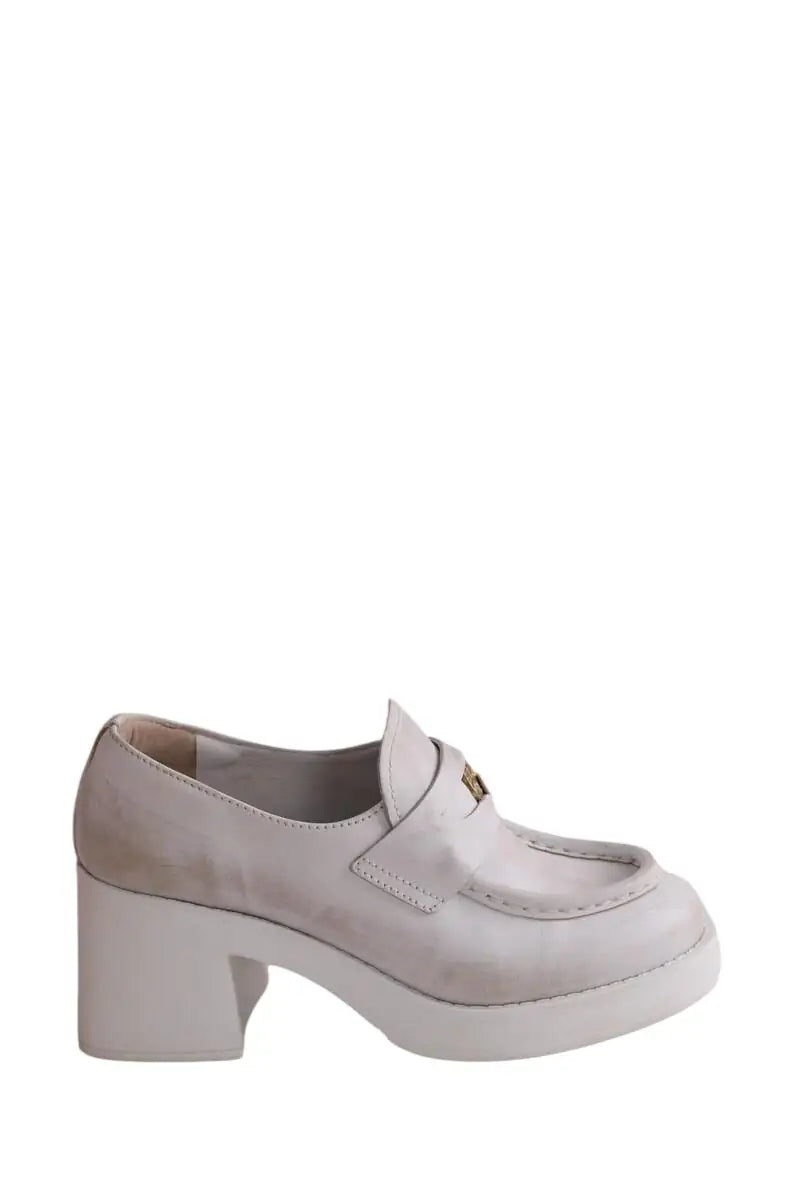 Mocassins Miu Miu Blanc sale Blanc en Cuir, taille 35 - Seconde Main