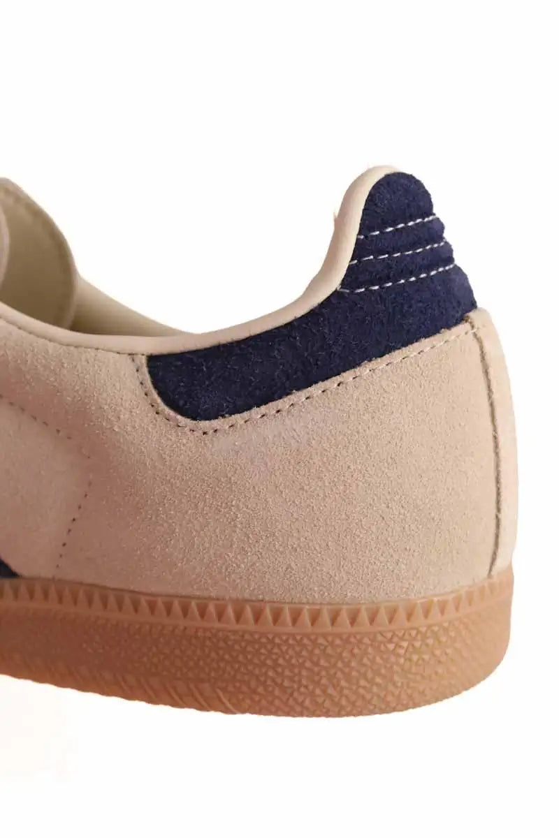 Baskets basses Adidas Beige en Daim