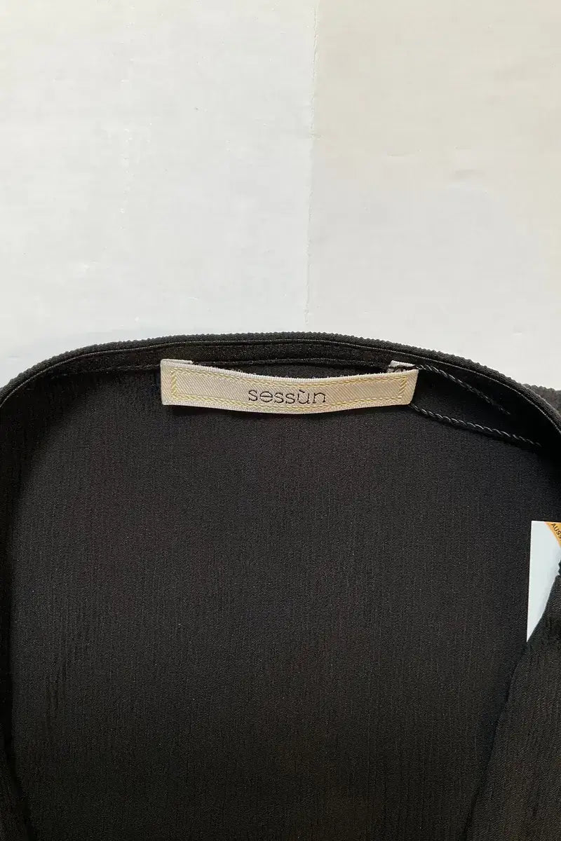 Robe Sessun Noir en Synthétique