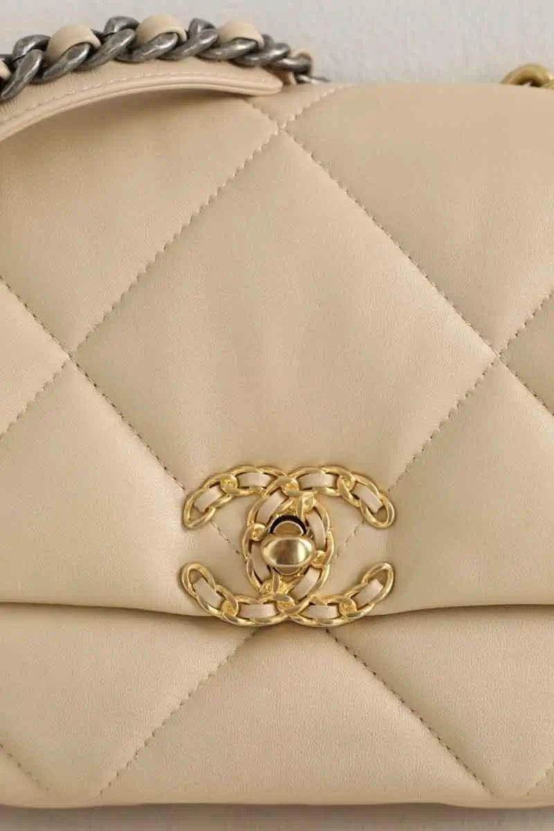 Sac à bandoulière Chanel Beige en Cuir