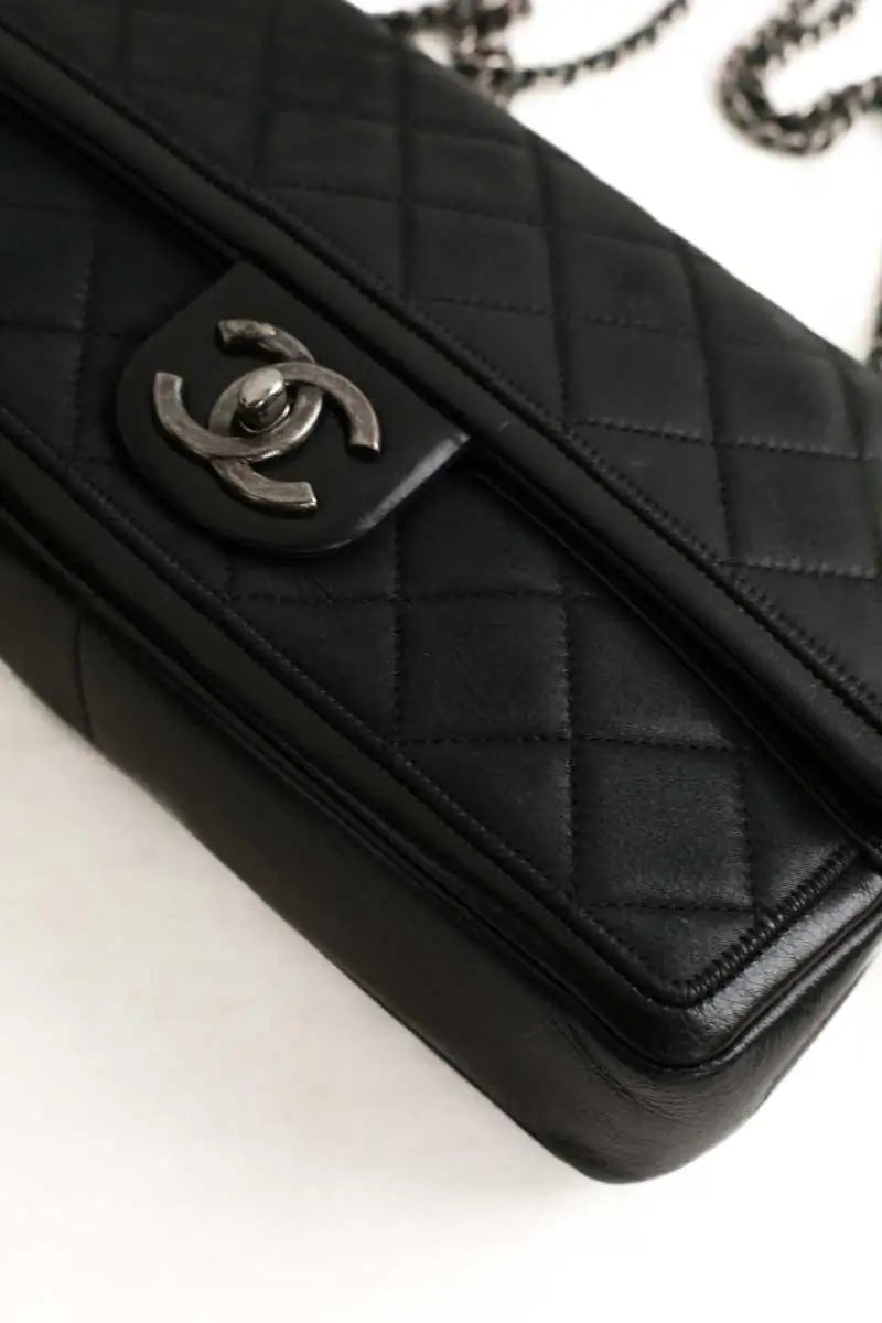 Sac à bandoulière Chanel Noir en Cuir