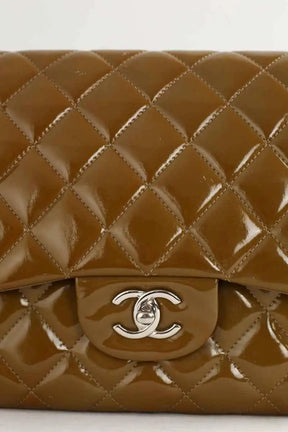 Sac à bandoulière Chanel Timeless/Classique Camel en Cuir verni