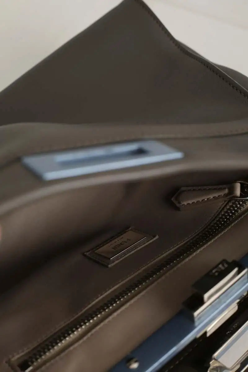 Sac à bandoulière Fendi Anthracite en Cuir