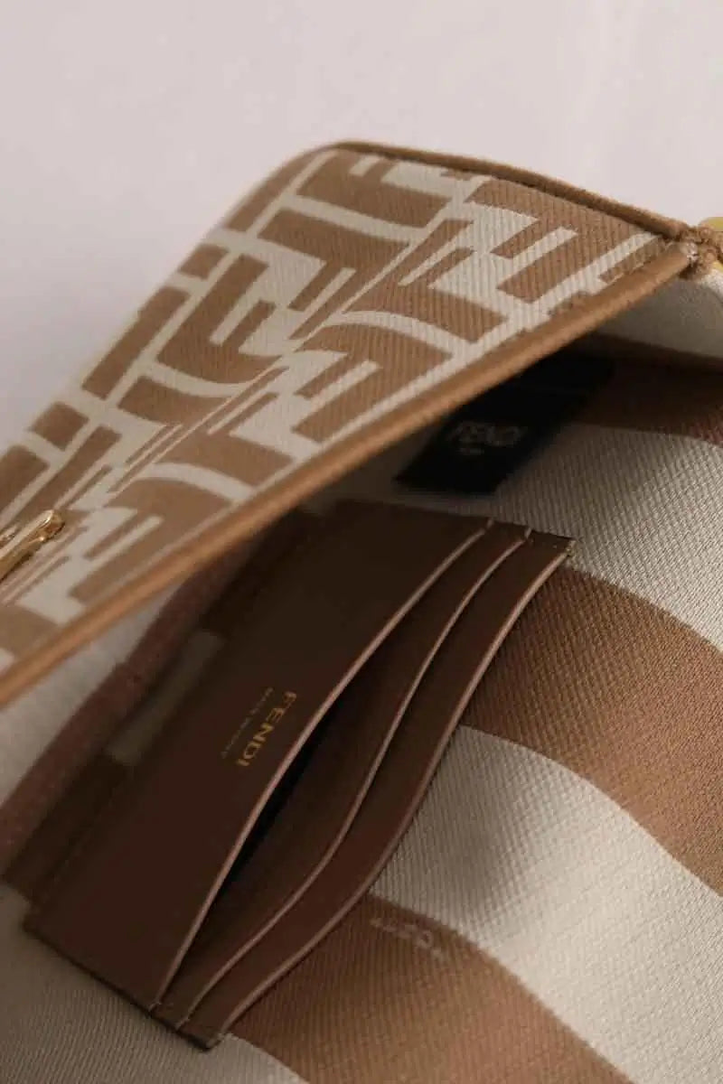Sac à bandoulière Fendi Baguette Beige en Tissu