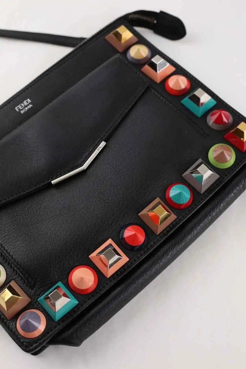 Sac à bandoulière Fendi Studded Noir en Cuir