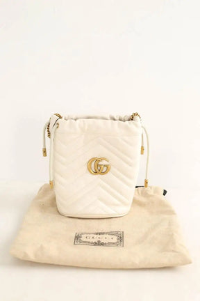 Sac à bandoulière Gucci Seau GG Marmont Ecru en Cuir