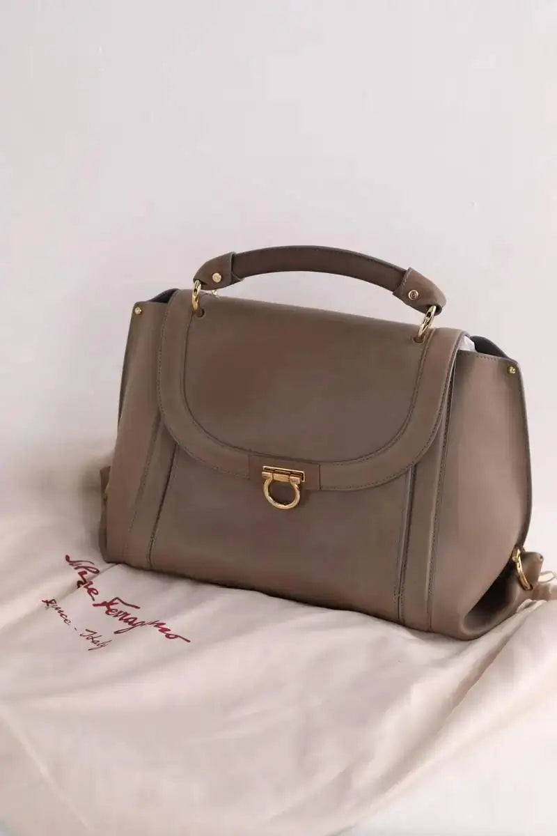Sac à main Salvatore Ferragamo Beige en Cuir