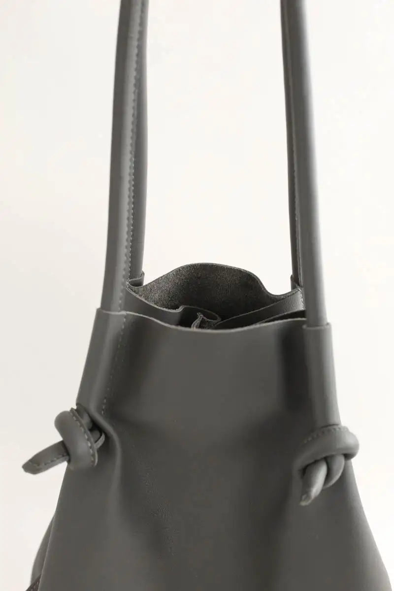 Sac porté épaule Atelier Pagai Gris en Cuir