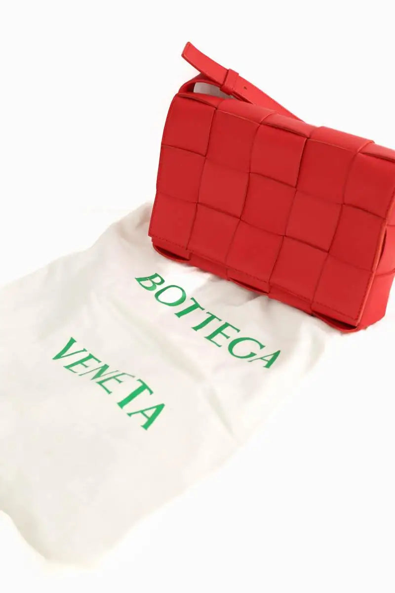 Sac porté épaule Bottega Veneta Casette Rouge en Cuir