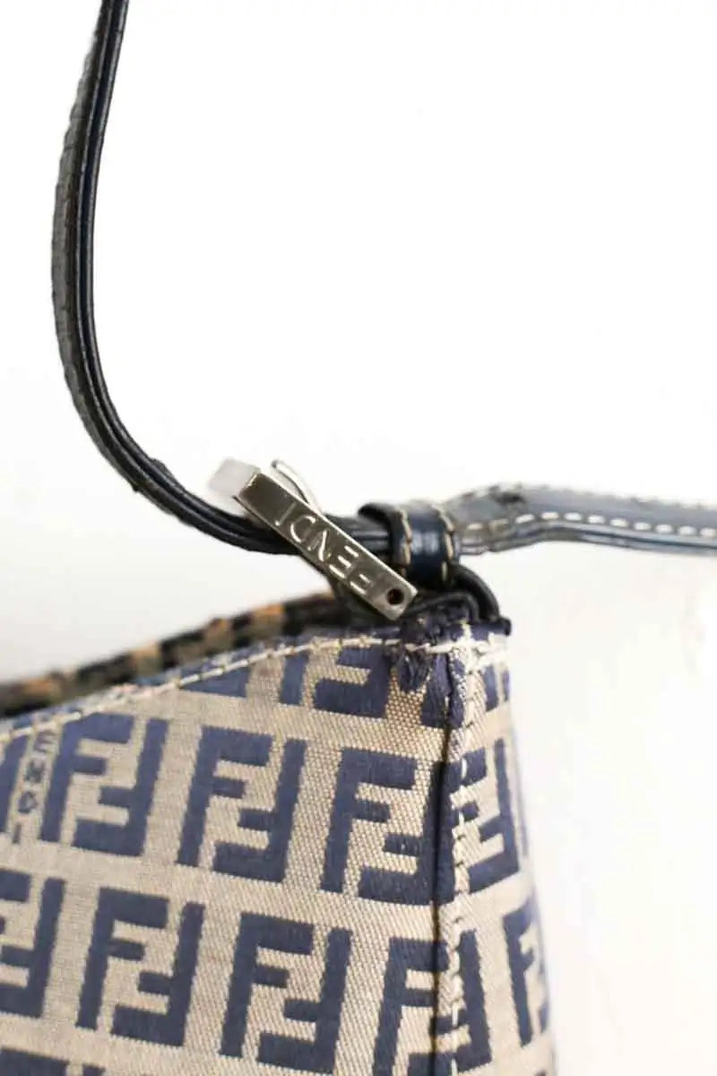 Sac porté épaule Fendi Baguette Gris en Tissu