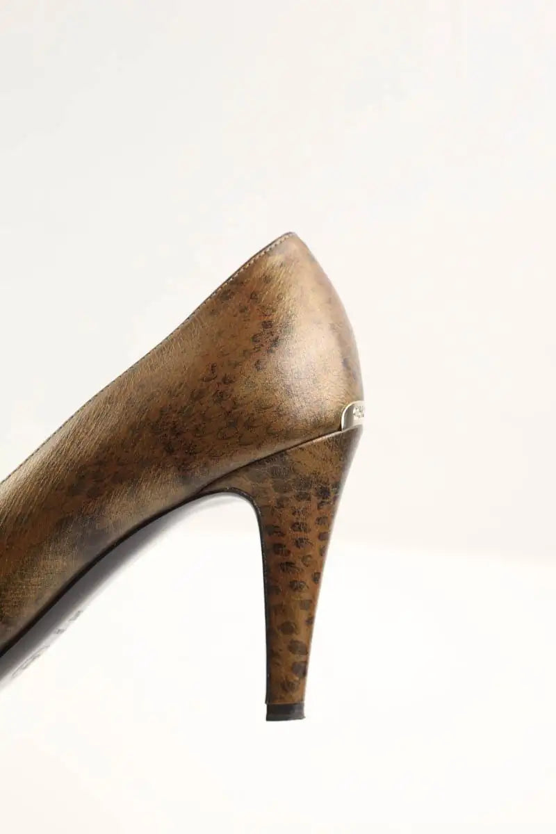 Talons Chanel Doré en Cuir