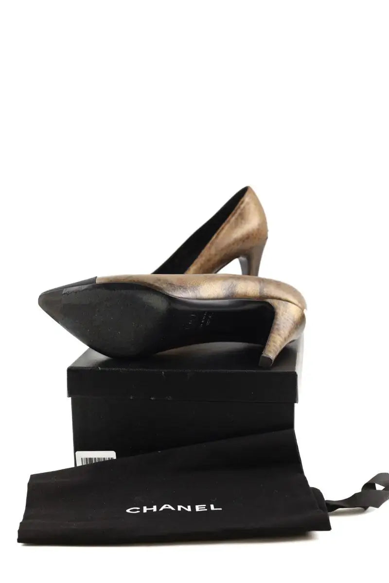 Talons Chanel Doré en Cuir