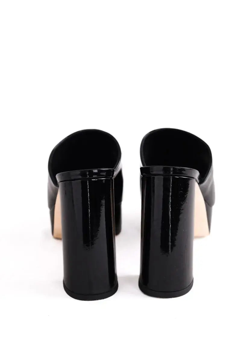 Talons Patou Glossy Anita Noir en Cuir verni