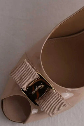Talons Salvatore Ferragamo Beige en Cuir verni