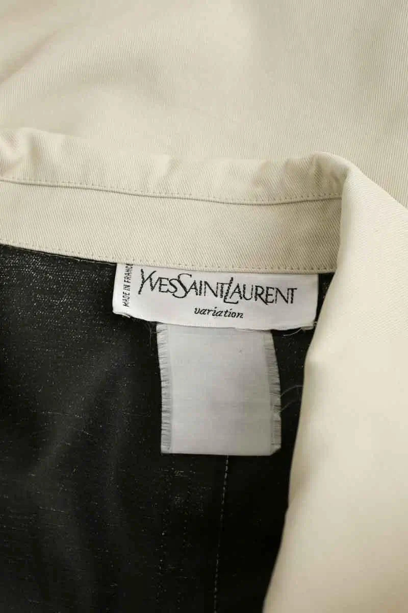 Trench-coat Yves Saint Laurent Ecru en Synthétique