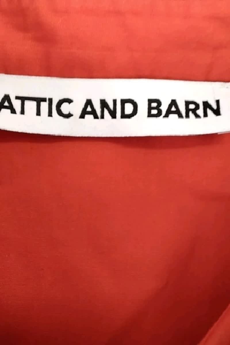 Robe Attic And Barn  Rouge